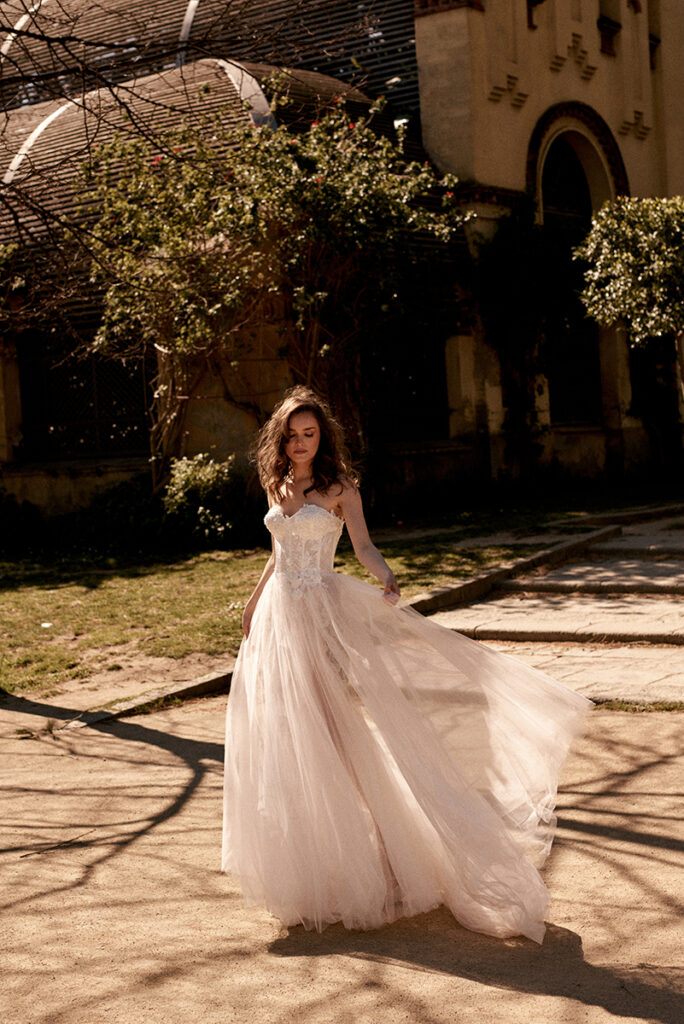 Mia Lavi Hochzeitkleid Barcelona Model 2122 ganz von vorne